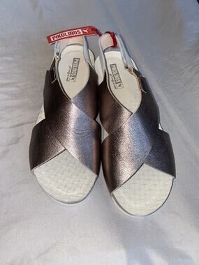 Pikolions Mahon Women's 8.5 Brown Leather Slip-On Criss Cross Open Toe Sandals